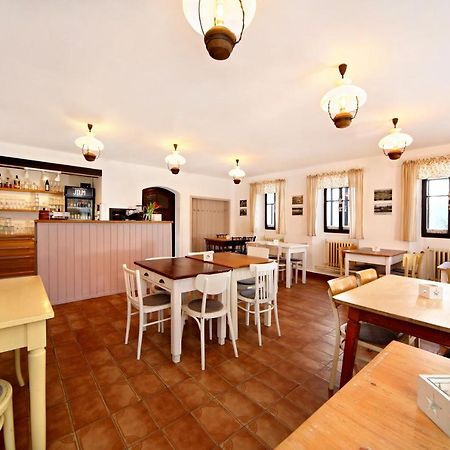 Restaurace A Penzion Jilm Jilemnice Zewnętrze zdjęcie