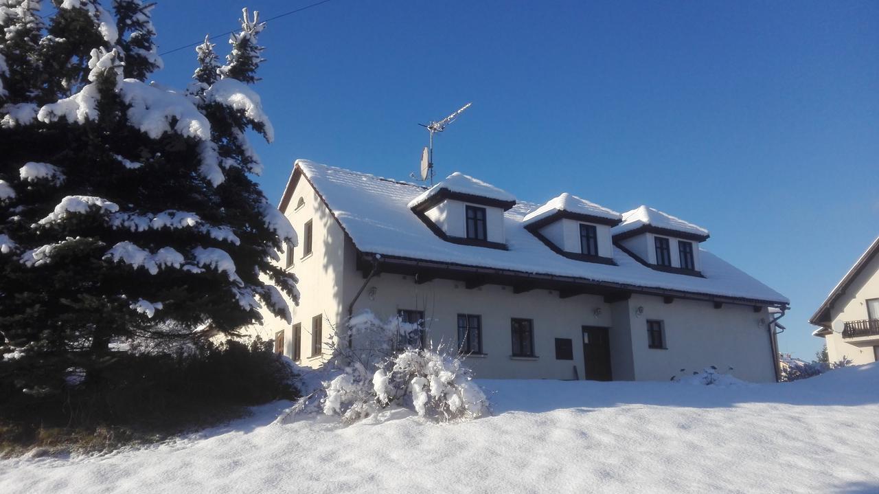 Restaurace A Penzion Jilm Jilemnice Zewnętrze zdjęcie