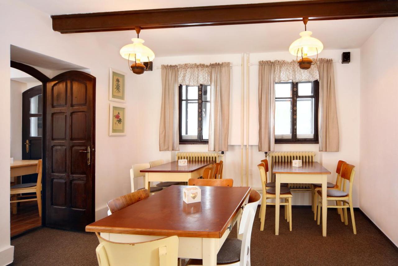 Restaurace A Penzion Jilm Jilemnice Zewnętrze zdjęcie